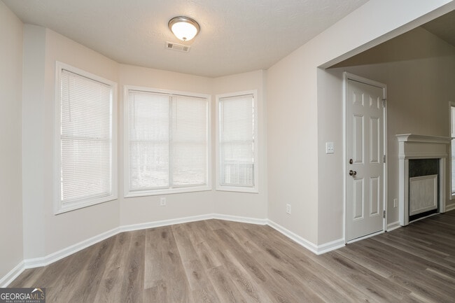Photo - 220 Alcovy Way