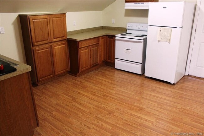 Photo - 539 Howe Ave Apartment Unit 3
