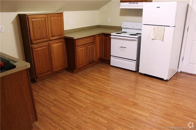 Building Photo - 539 Howe Ave Unit 3 Rental