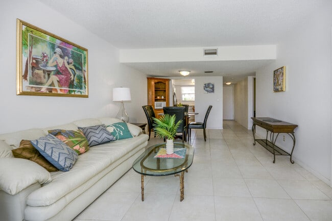 Photo - 18081 SE Country Club Dr Unit 26-256