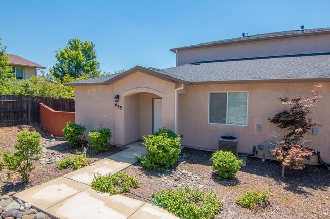 Photo - Beautiful 4 Bedroom Home in Highland Park!