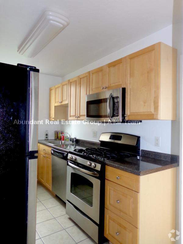 Building Photo - 60 Brattle St Unit penthouse