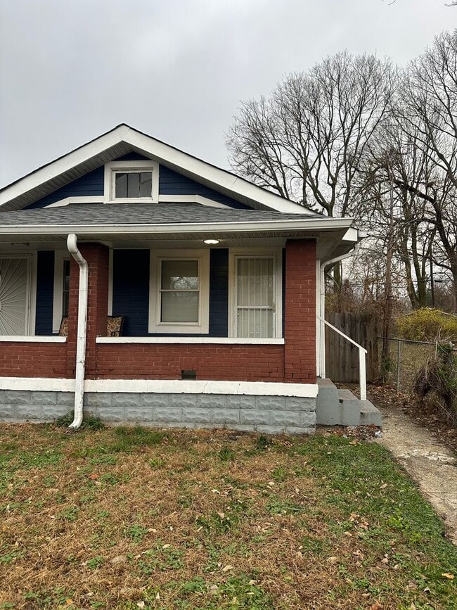 Photo - 642 Congress Ave