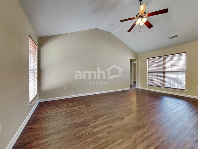 Photo - 2824 Ashridge Rd