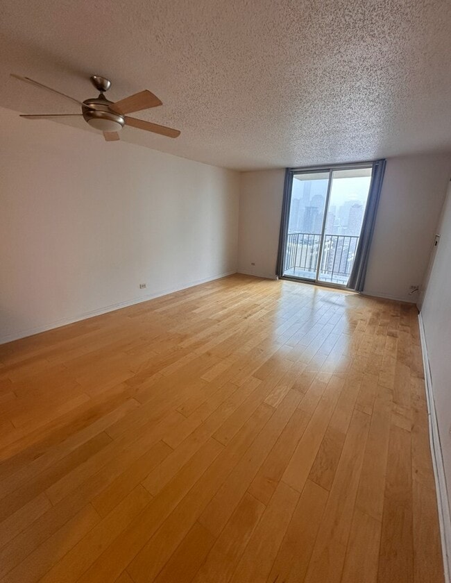 Photo - 1212 N La Salle Dr