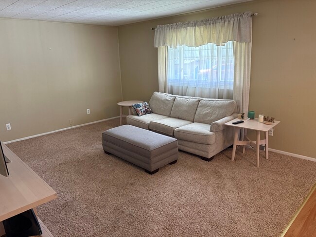 Photo - 211 27th St SE