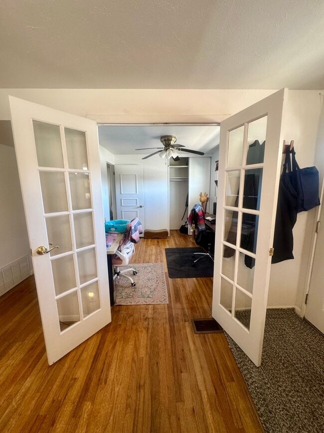 Photo - Charming 3 Bedroom in Knob Hill with views of Pikes Peak