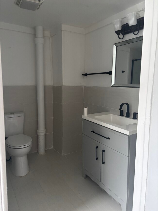 Photo - 1724 Cotton St