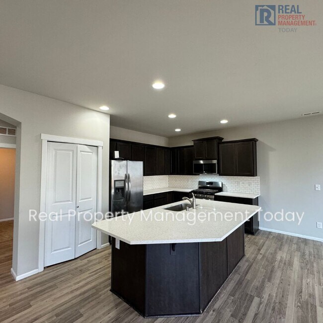 Beautiful 5 Bedroom 3 Bath Home in Puyallup! House Rental in Puyallup