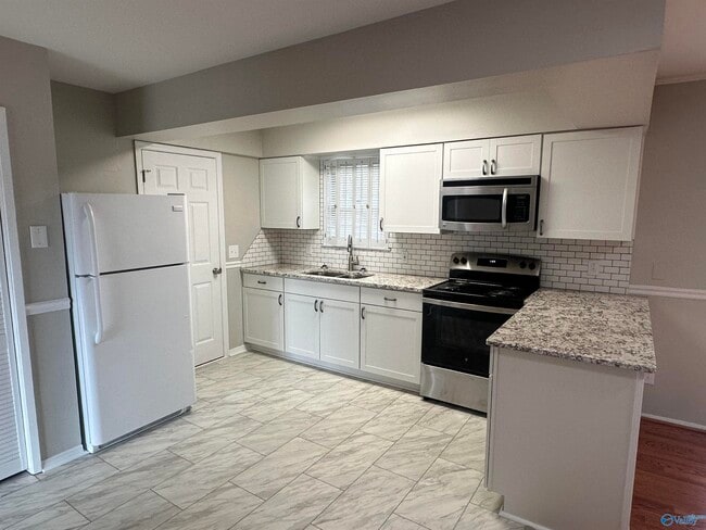 Photo - 3912 Richland Dr NW