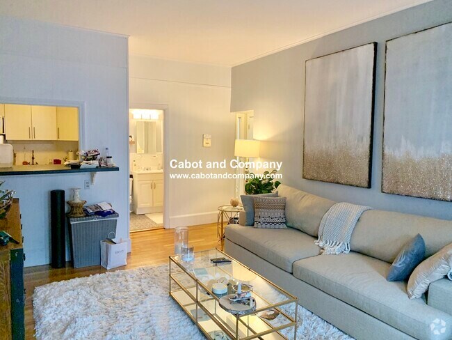 Building Photo - 213 Newbury St Unit 7 Rental