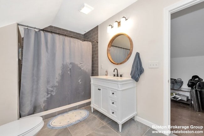 Photo - 228 Calumet St