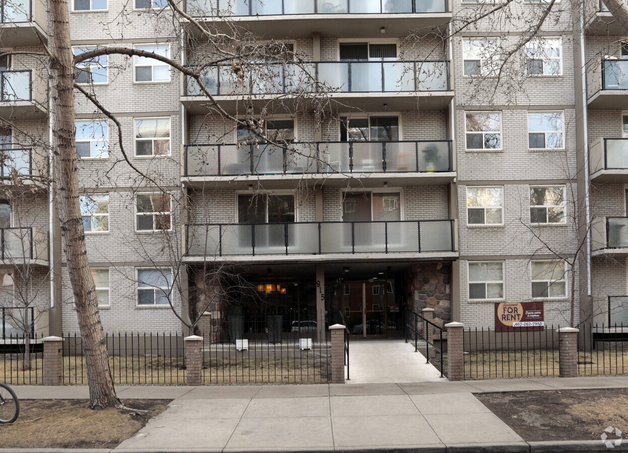 Photo - Granada Apartments