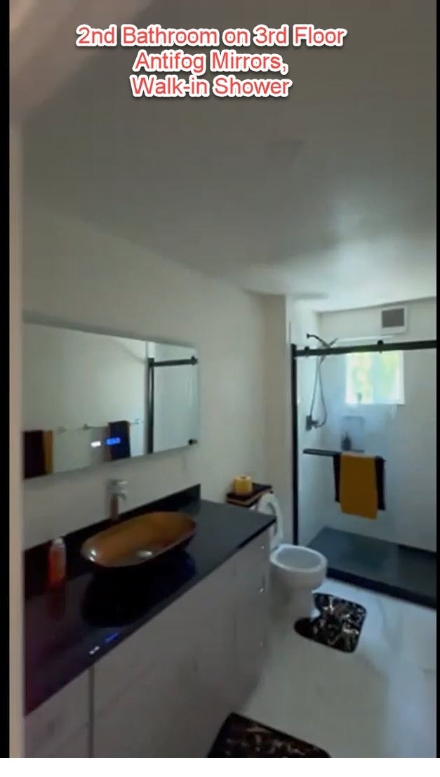 Baño del tercer piso - 6956 Sayre Dr