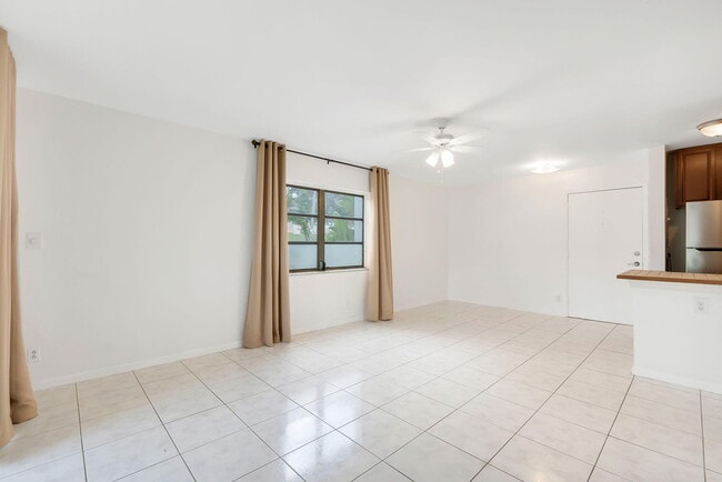 Photo - 3040 NE 16th Ave Unit 101