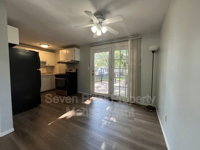 Photo - 1413 Caldwell Pl