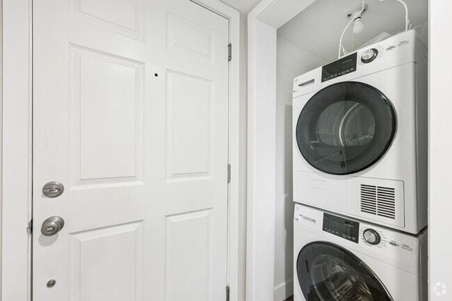 3BR, 2BA - 1850SF - Laundry