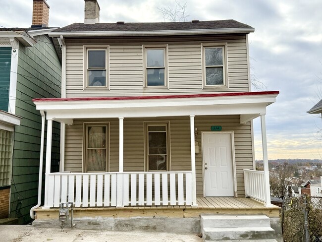 Building Photo - 714 Eureka St