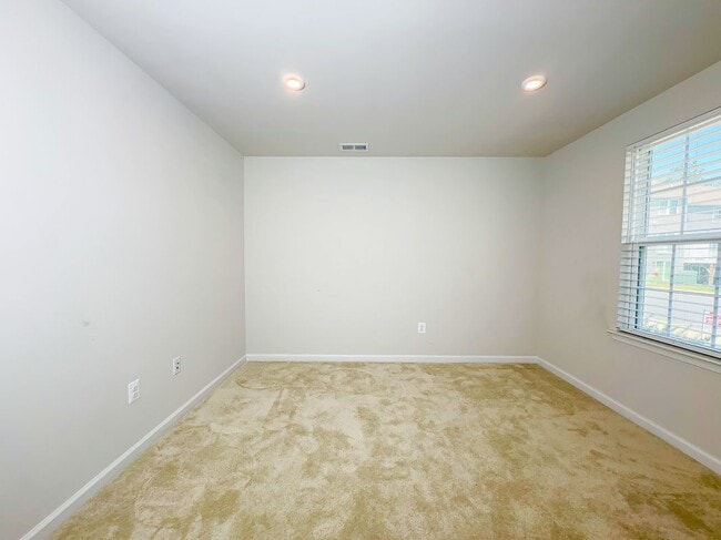Photo - 72 Caswell Dr