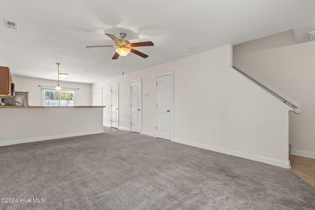 Photo - 125 W Murrow Ln