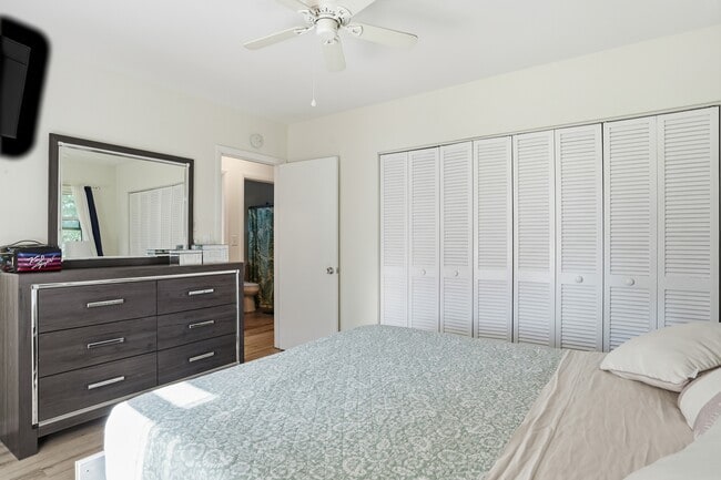 Photo - 235 Seaview Ct Unit E6