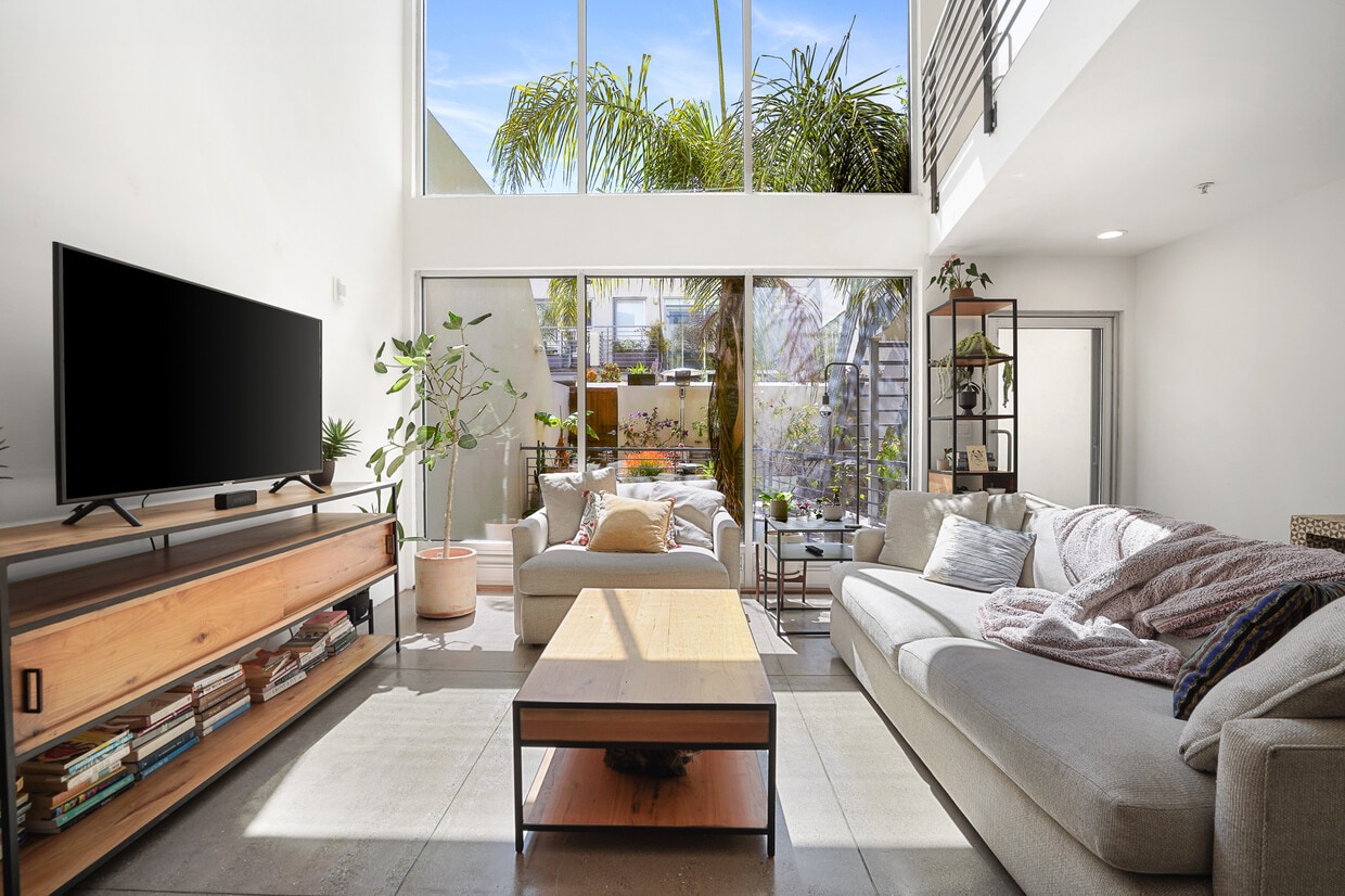 Living Room - 712 Bryant St (San Francisco, CA)