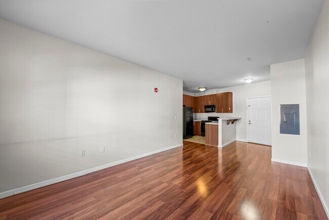 Photo - 845 Newark Ave Unidad 3B