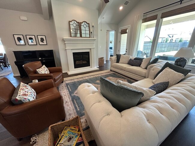 Photo - 276 Washington Dr