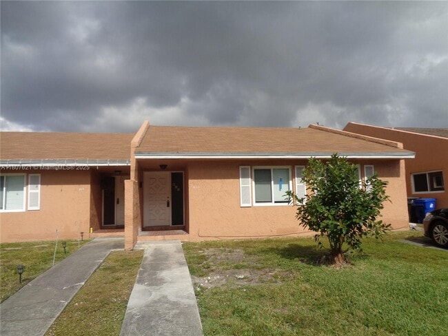 Photo - 811 SW 12th Pl Apartment Unit 1