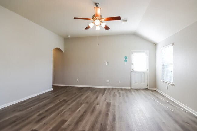 Photo - 1110 Shadow Glenn Dr