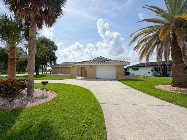 Photo - "Charming 2-Bed, 2-Bath Oasis with 1334 Sq Ft in New Port Richey!"