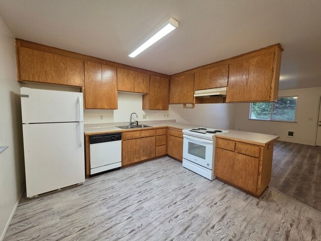 Photo - 00136/00137 Unit 00136