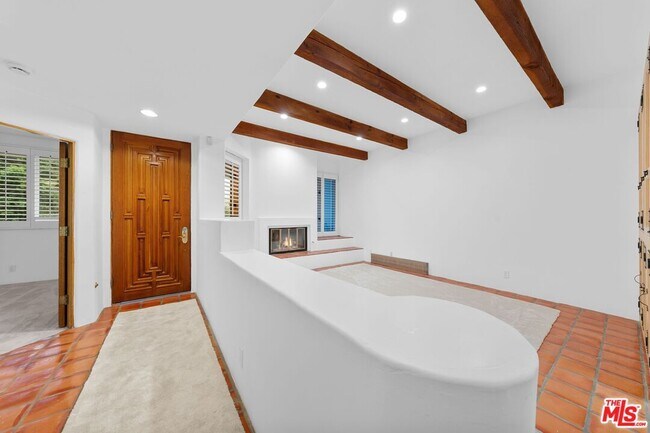 Photo - 15500 Sunset Blvd Unit 204