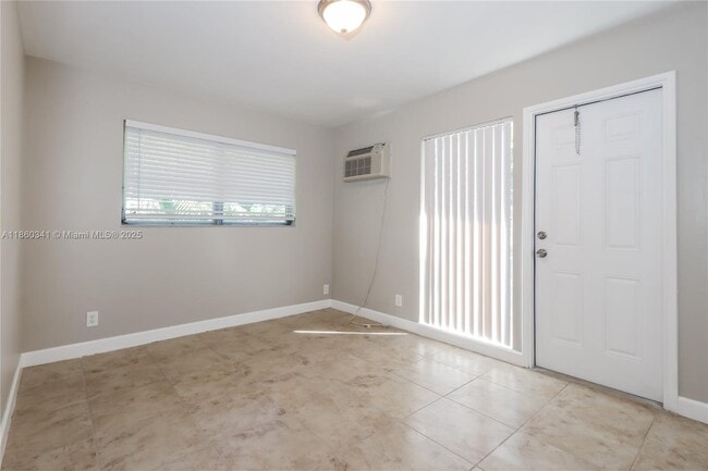Photo - 445 NE 20th St