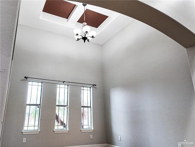 Photo - 12 Linva Ave