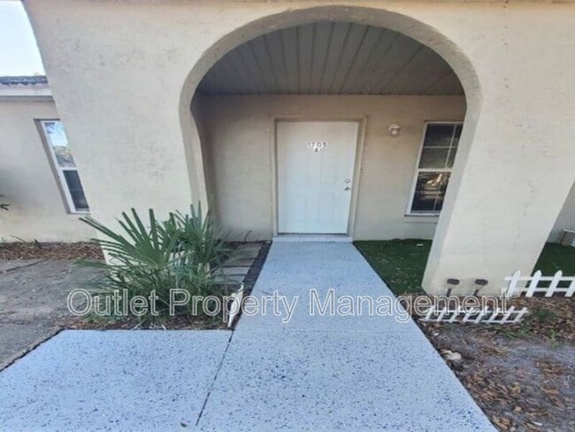 Building Photo - 1705 Ridgewood Ln Unit 1705-A