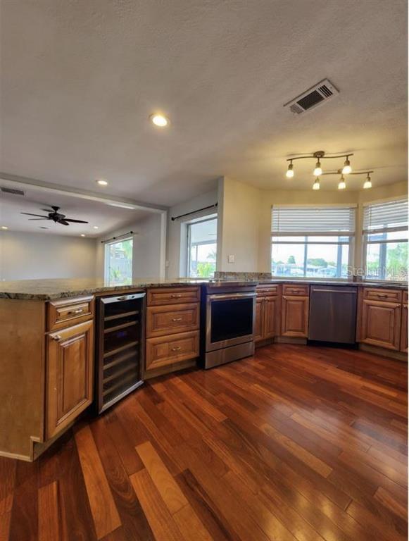 Photo - 128 98th Ave N