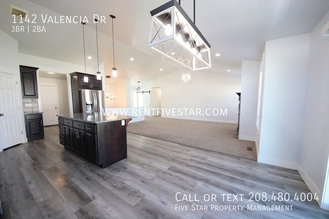 Photo - 1142 Valencia Dr