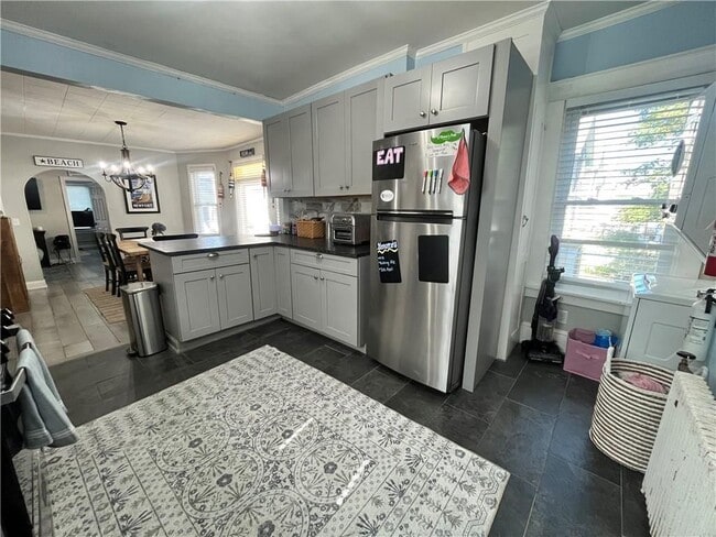 Photo - 16 Vaughan Ave