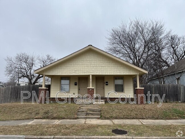 Building Photo - 2101 E 2nd St S Unit #A Rental