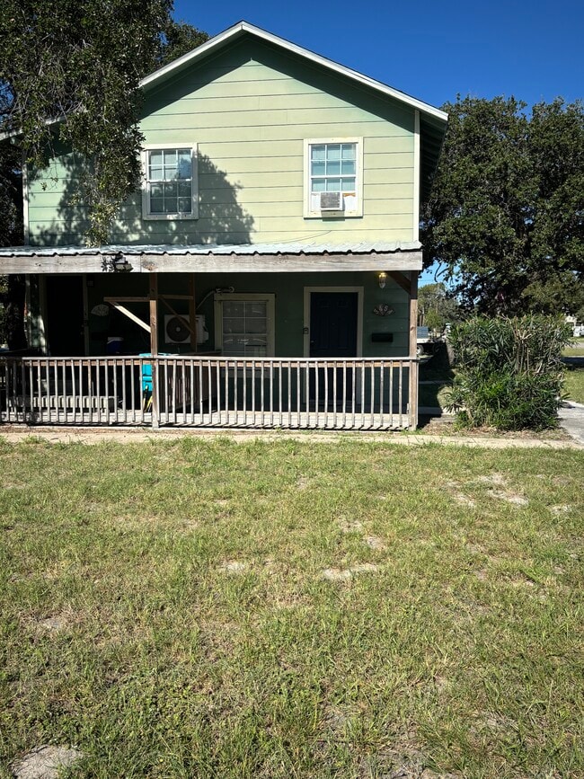 Building Photo - 345 W Goodnight Ave Unit A