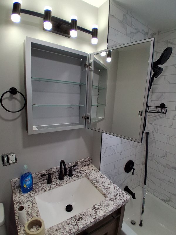 1009 W Garfield Blvd Unit 1st floor apartment