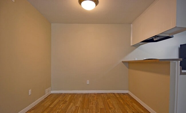 Photo - z - Historical - The Waters