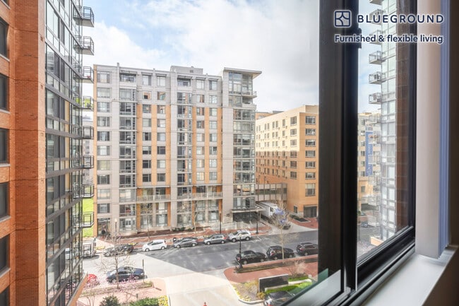 Photo - 425 L St NW Unidad SI FL6-ID198