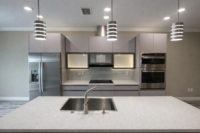 Photo - 2033 Greenbriar Ter