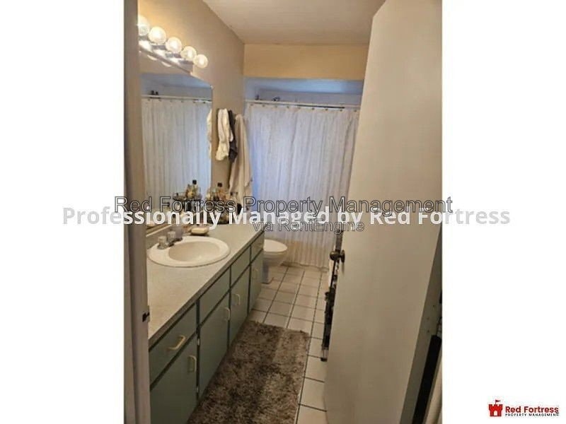 Photo - 9225 King Rd E