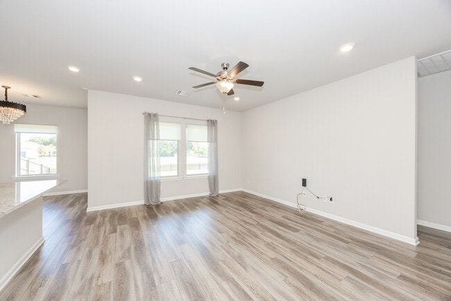 Photo - 4635 Mendocino Way