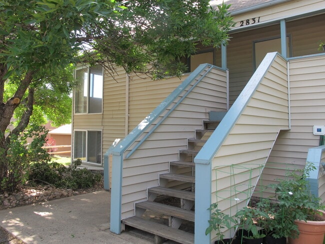 Building Photo - 2831 Somerville Dr Unit D