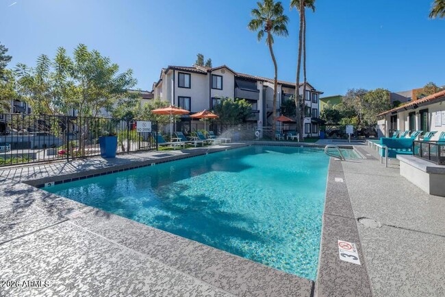 Building Photo - 1975 E University Dr Unit 1