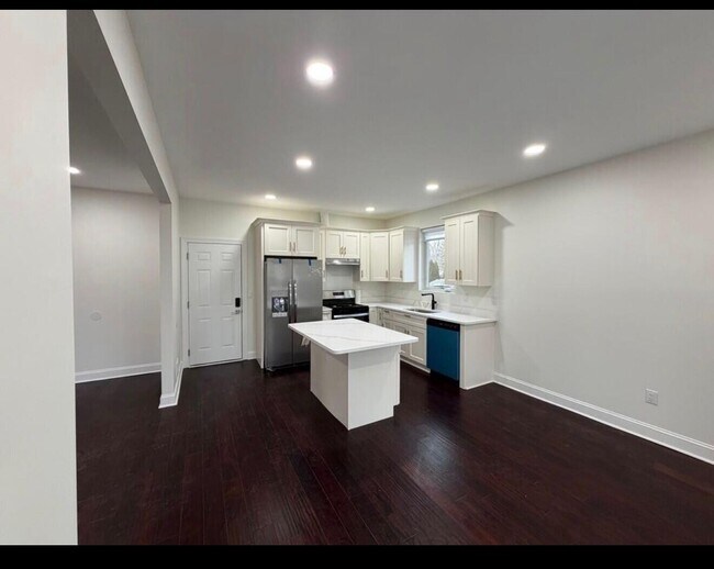 Photo - 3455 La Salle Dr